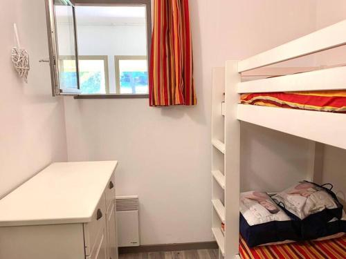 Appartement Sanary mer et piscines emeletes ágyai egy szobában