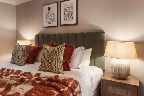 The Cotham Arms Apartments photo 14