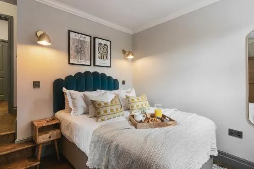 The Cotham Arms Apartments photo 40