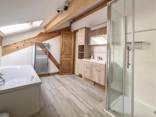 a bathroom with a shower and a sink at Chalet Saint-Martin-de-Belleville-Les Menuires, 5 pièces, 10 personnes - FR-1-344-1186 in Praranger