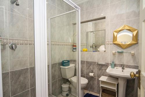Bilik mandi di La Loggia Bed and Breakfast