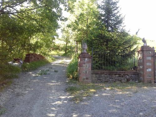 Gambar di galeri bagi Refurbished 3 Bedroom Farmhouse in Emilia di Piacenza