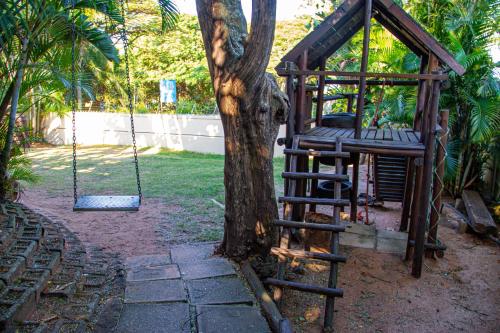 Taman di luar La Loggia Bed and Breakfast
