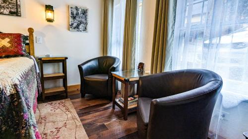 Alpen Way Chalet Mountain Lodgeにあるベッド