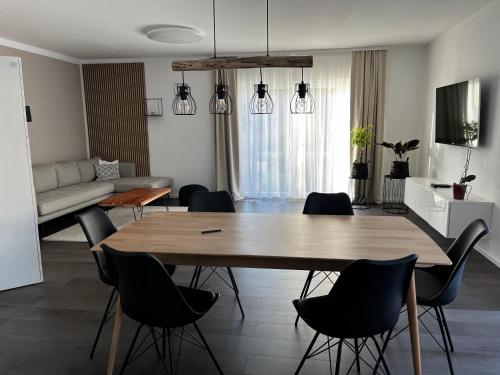 Hochwertiges Haus mit Garten mit guter Anbindung