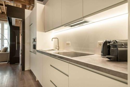 Eclectic & elegant apartment by REMS photo 12