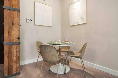 Eclectic & elegant apartment by REMS photo 22