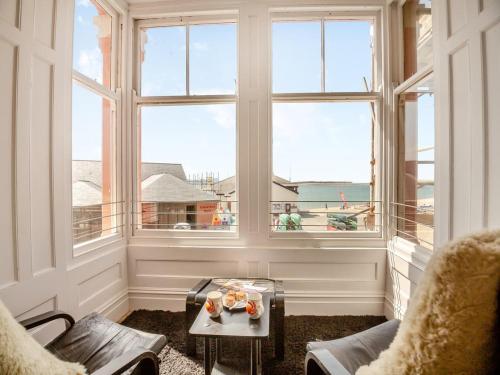Χώρος καθιστικού στο Seaview Apartment Westhaven