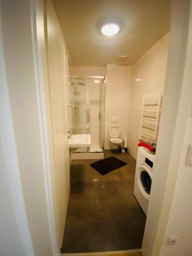 Ένα μπάνιο στο Siebenbrunneng. Nice