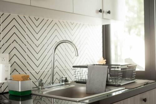 Kuchyň nebo kuchyňský kout v ubytování NUEVO depto - Glorieta Chapalita