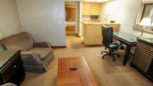 Χώρος καθιστικού στο G T Hotels Inn & Suites Extended Stay