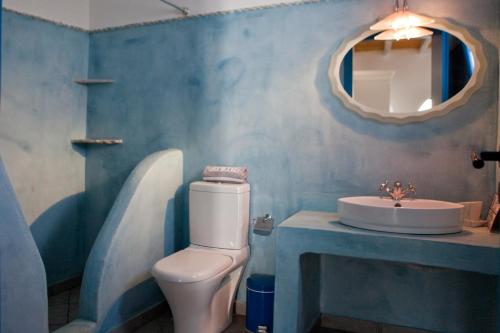 Vonios kambarys apgyvendinimo įstaigoje Viva Mare Foinikounta