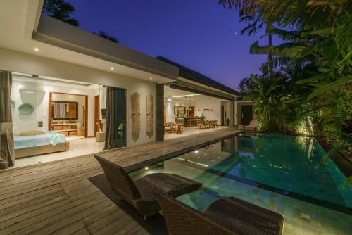 Villa Cuatro : Amazing 3BR Villa in Seminyak - Perfect Location