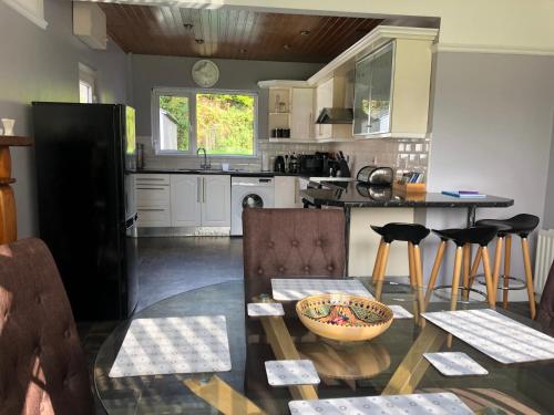 Cucina o angolo cottura di Fairway House