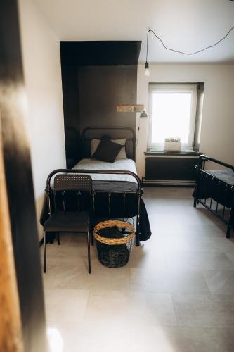 Voodi või voodid majutusasutuse Greenspot - Loft with 2 bedrooms and free parking toas
