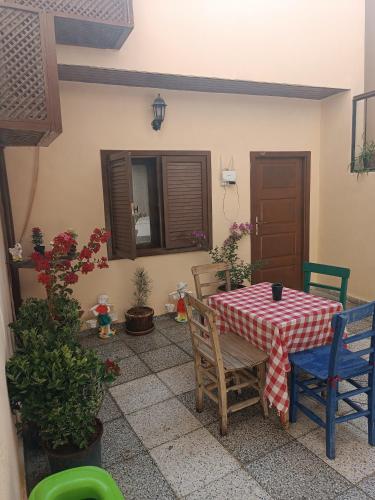 Kawasan patio atau luaran di Şirvani Konağı