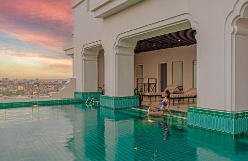 Bazén v ubytovaní Rex Quang Binh Hotel alebo v jeho blízkosti