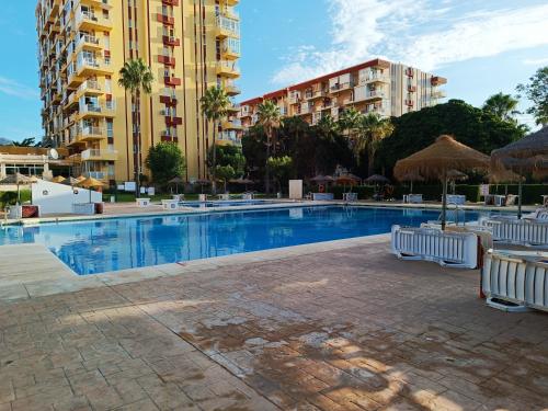 APT en Benalmádena 1 dormitorio Terraza con vistas al mar y jardín Piscina Wifi Nuevo