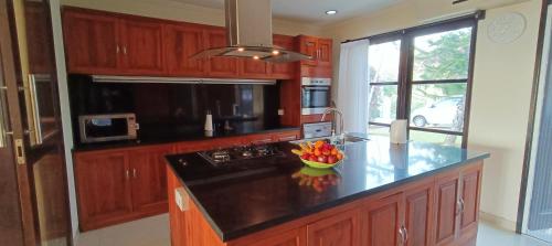 Villa Lilly Sea View Private Poolにあるキッチンまたは簡易キッチン