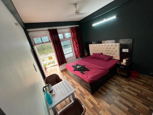 Gambar di galeri bagi Shanti Cafe & Hostels di Kasol