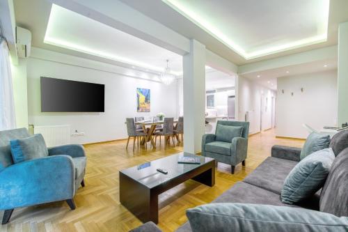 Urban Luxury on a Quiet Street in the Center of Athens