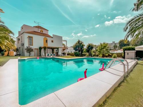 Beautiful villa close to Puerto Banús by Marbella Vacances