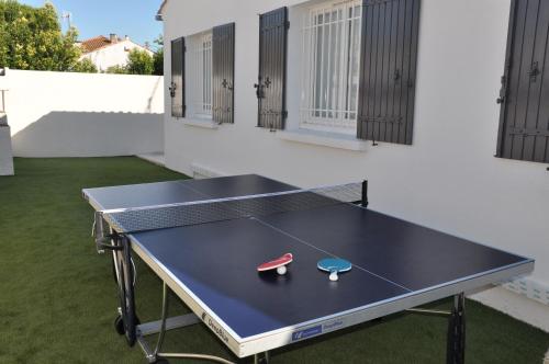 Kemudahan pingpong di Holiday in Arles -Villa Jacuzzi atau berdekatan