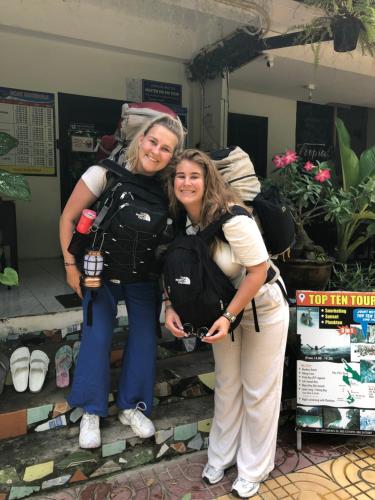 two women are standing next to each other at Sweed Dee Hostel in Phi Phi Don
