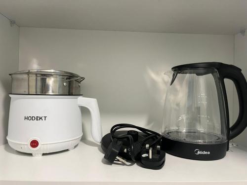 a blender sitting on top of a kitchen counter at Muji Studio USJ in Subang Jaya