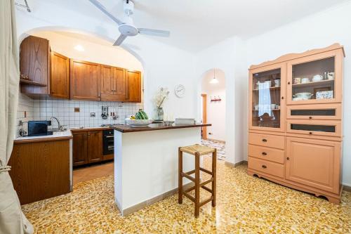 A kitchen or kitchenette at Easy Florence Scandicci