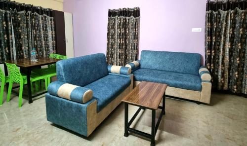 Posezení v ubytování Sannidhi Service Apartments
