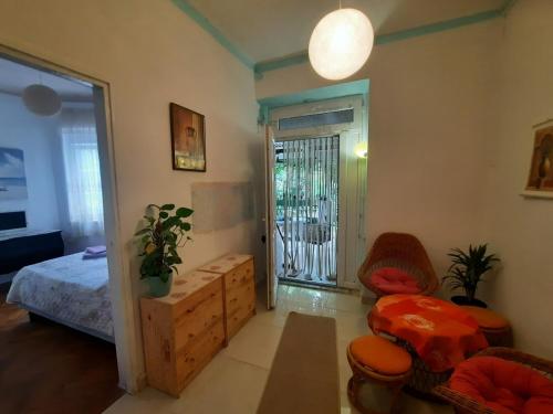 FLORA MARIS apartment with a terrace