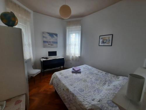 FLORA MARIS apartment with a terrace