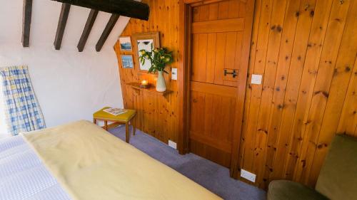 Cyndal Bach – Photos 5