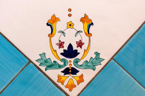 a drawing of a design on a wall at Residenza Sveva in Termoli