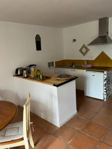 Dapur atau dapur kecil di La maison d' Elizabeth