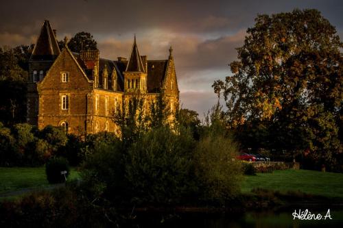 Κήπος έξω από το Château du Deffay
