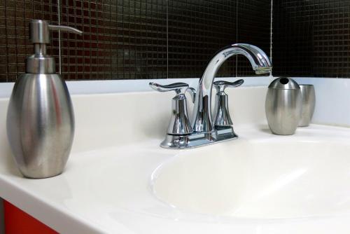 Imagen de la galería de Choose To Be Happy at Seymour # 9 and #16 - Studio Apartments, en Kingston