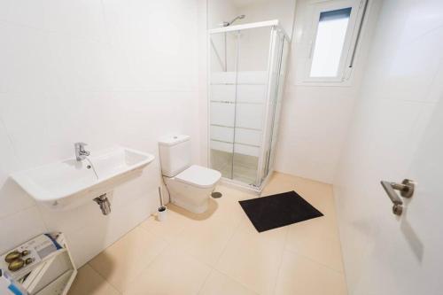 2BDR New Apartment with Pool