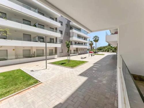 2BDR New Apartment with Pool