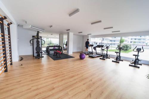 2BDR New Apartment with Pool