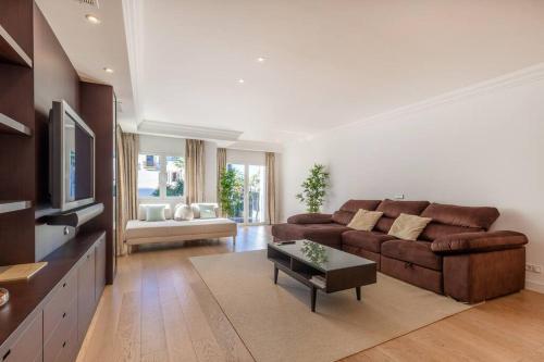 Bright Elegant 3BDR Apartment in Puerto Banus