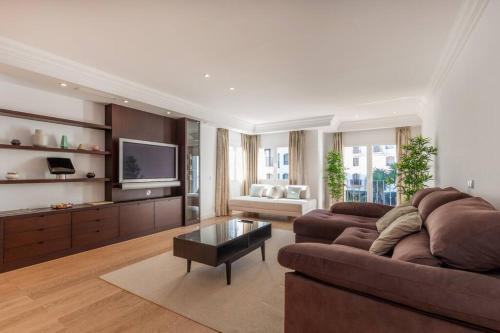 Bright Elegant 3BDR Apartment in Puerto Banus