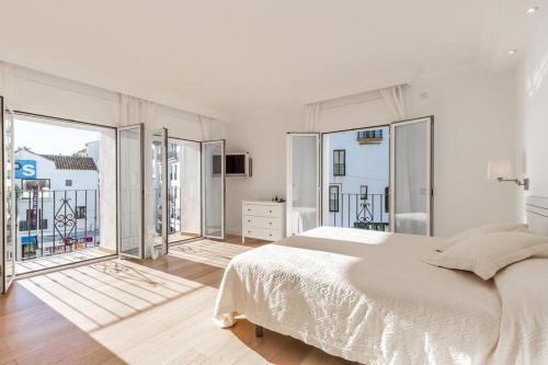 Bright Elegant 3BDR Apartment in Puerto Banus