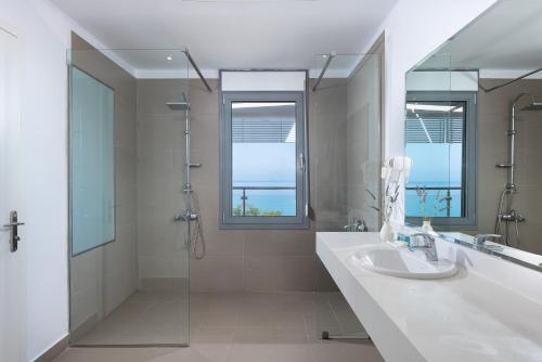 Koupelna v ubytování Mare Dei Suites Hotel Ionian Resort