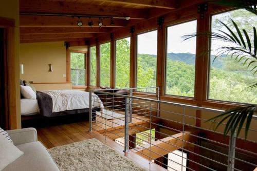 Postel nebo postele na pokoji v ubytování Stecoah House @ Sky Ridge