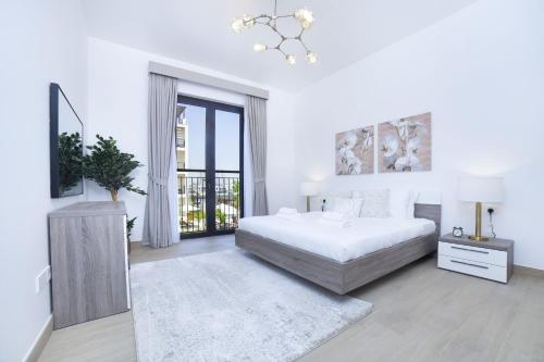 Sophisticated 2BR in La Cote, Port de La Mer