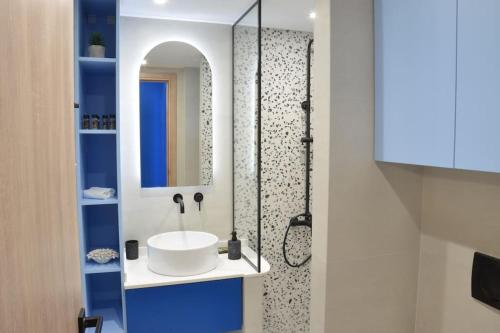 Luxurious City Apartment with Sea View - Lite Blue