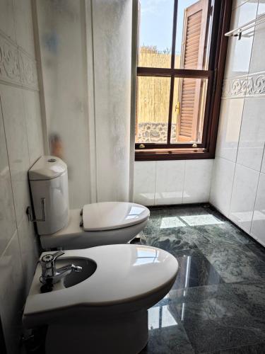 Bilik mandi di Villa Gonzalez Sea Views
