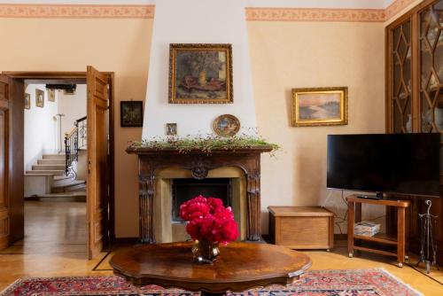 Μια τηλεόραση ή/και κέντρο ψυχαγωγίας στο Villa Martegani Como